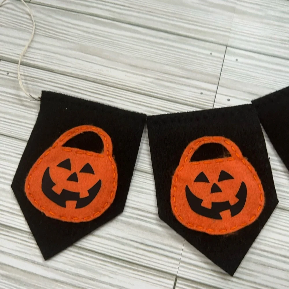 Halloween mini felt banner / tiered tray decor